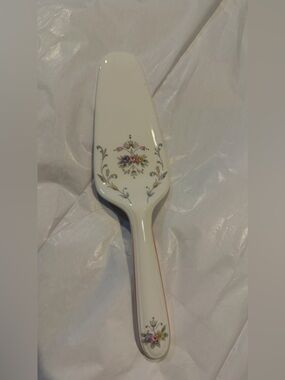 Vtg Christopher Stuart bone china Y1013 Spring Crest Bone China Cake Pie Server